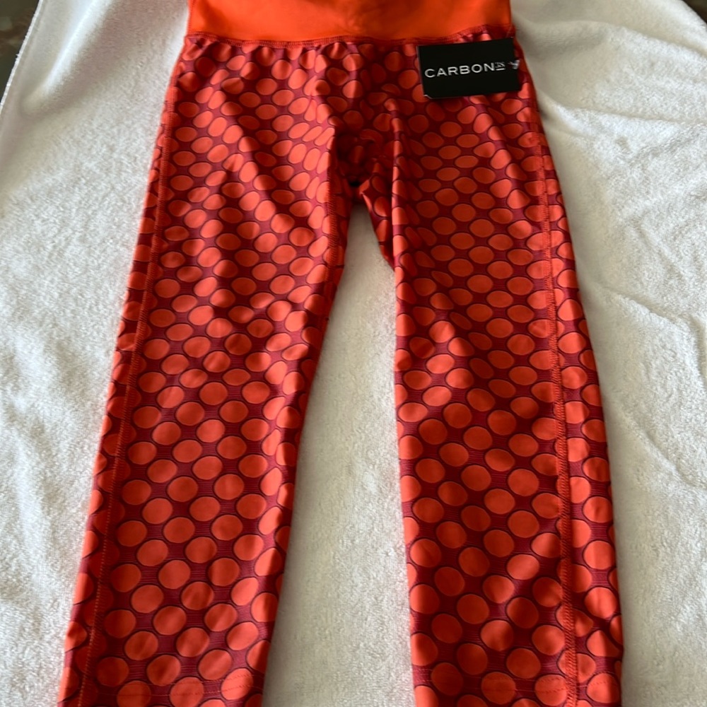 NWTS Carbon 38 orange/red small Capris